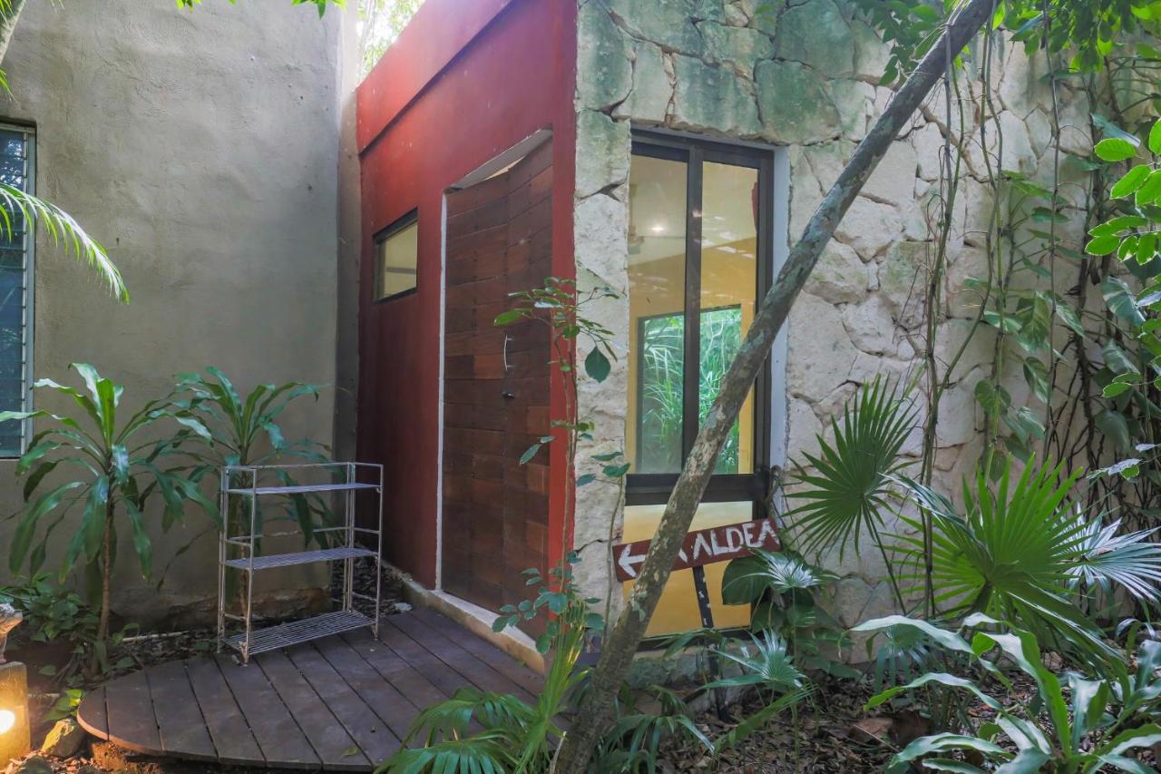 Guest House La Aldea Holistic Experience Канкун Экстерьер фото