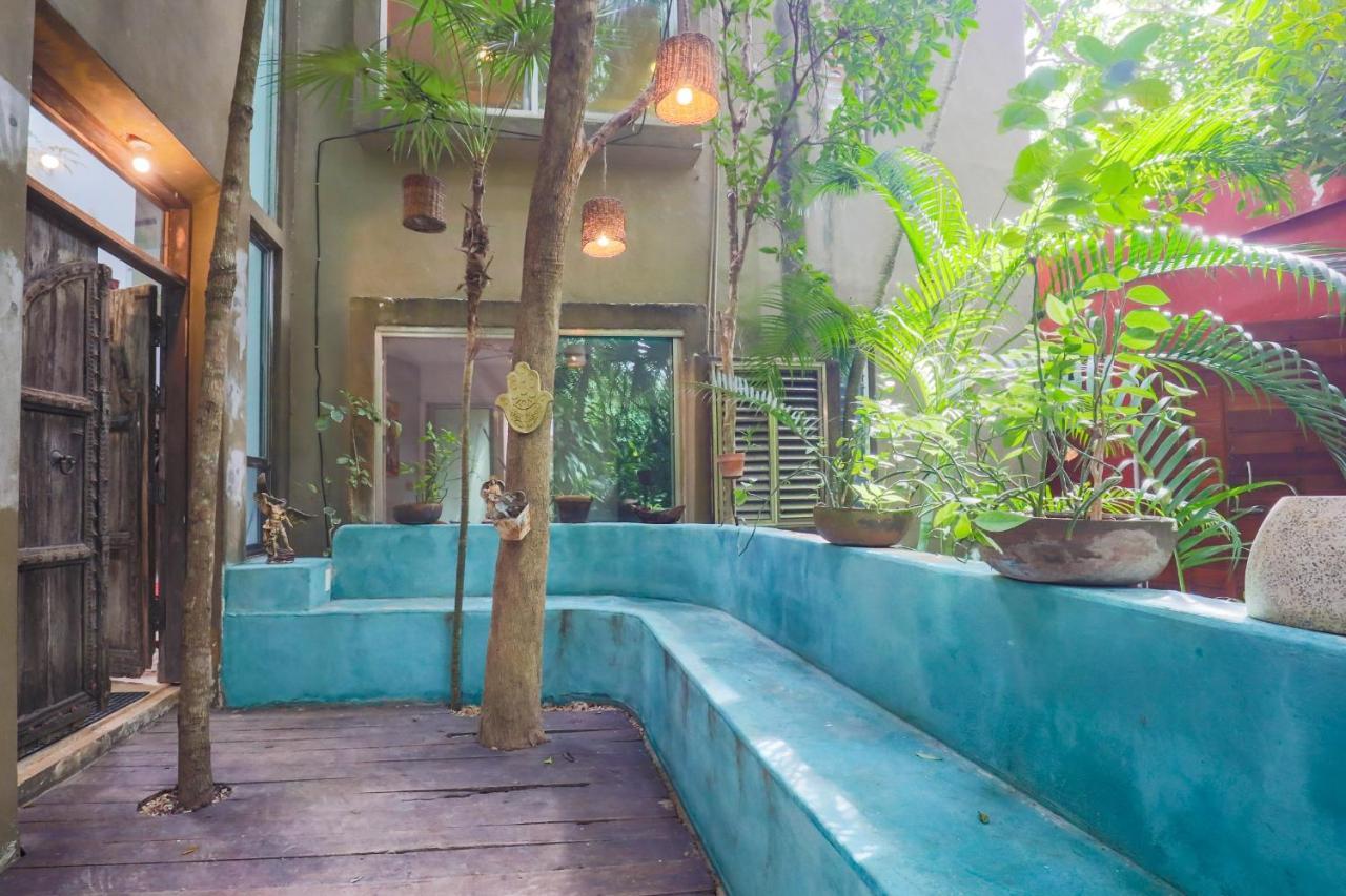 Guest House La Aldea Holistic Experience Канкун Экстерьер фото