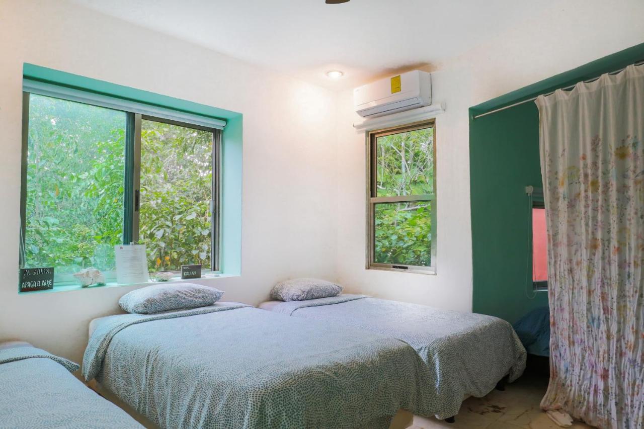 Guest House La Aldea Holistic Experience Канкун Экстерьер фото